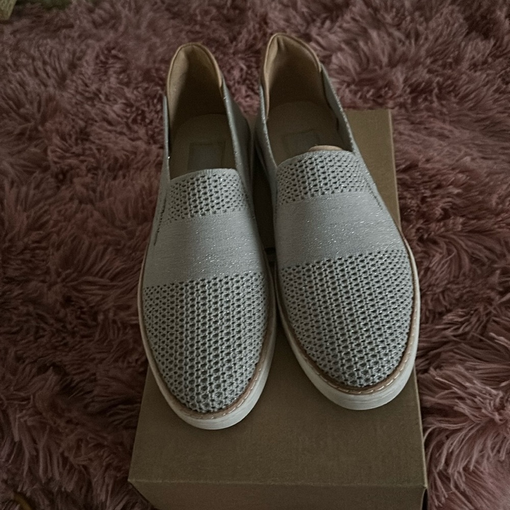 Ugg shoe silver with a shiny glitter